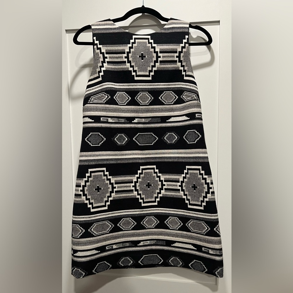 Alice + Olivia mini dress size 6 black and white